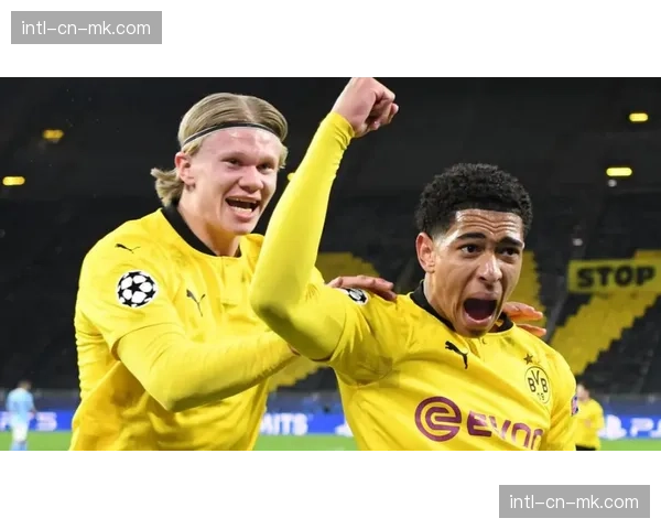 镜头下的贝林厄姆：国家德比后返回伯明翰探望家人